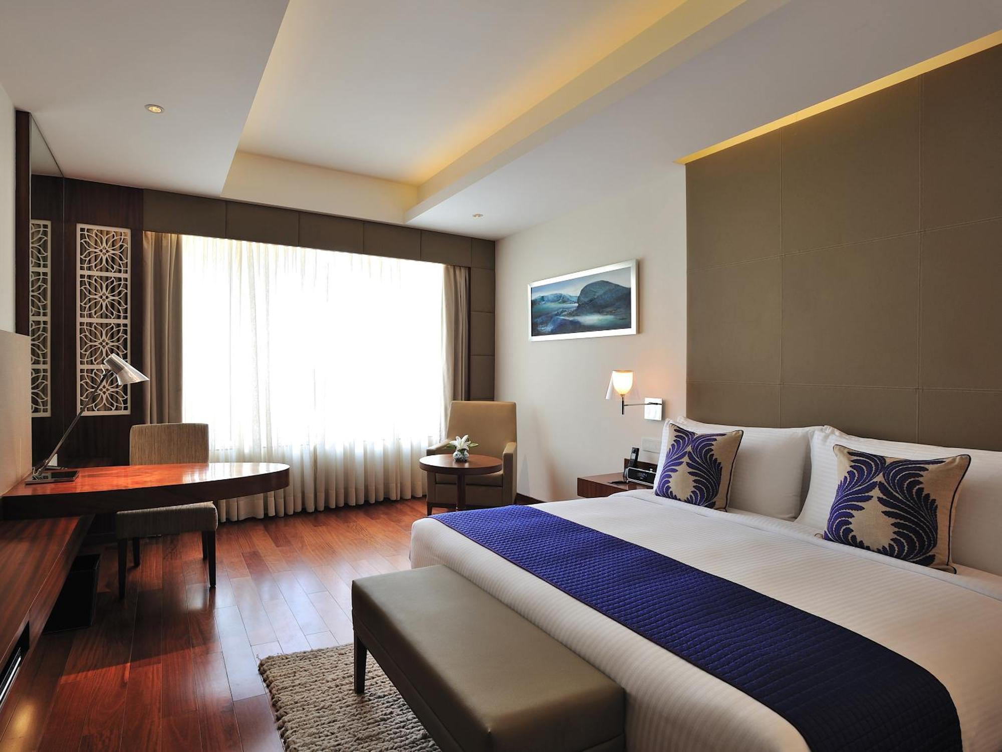 The Anya Hotel-Golf Course Road Гургаон Экстерьер фото
