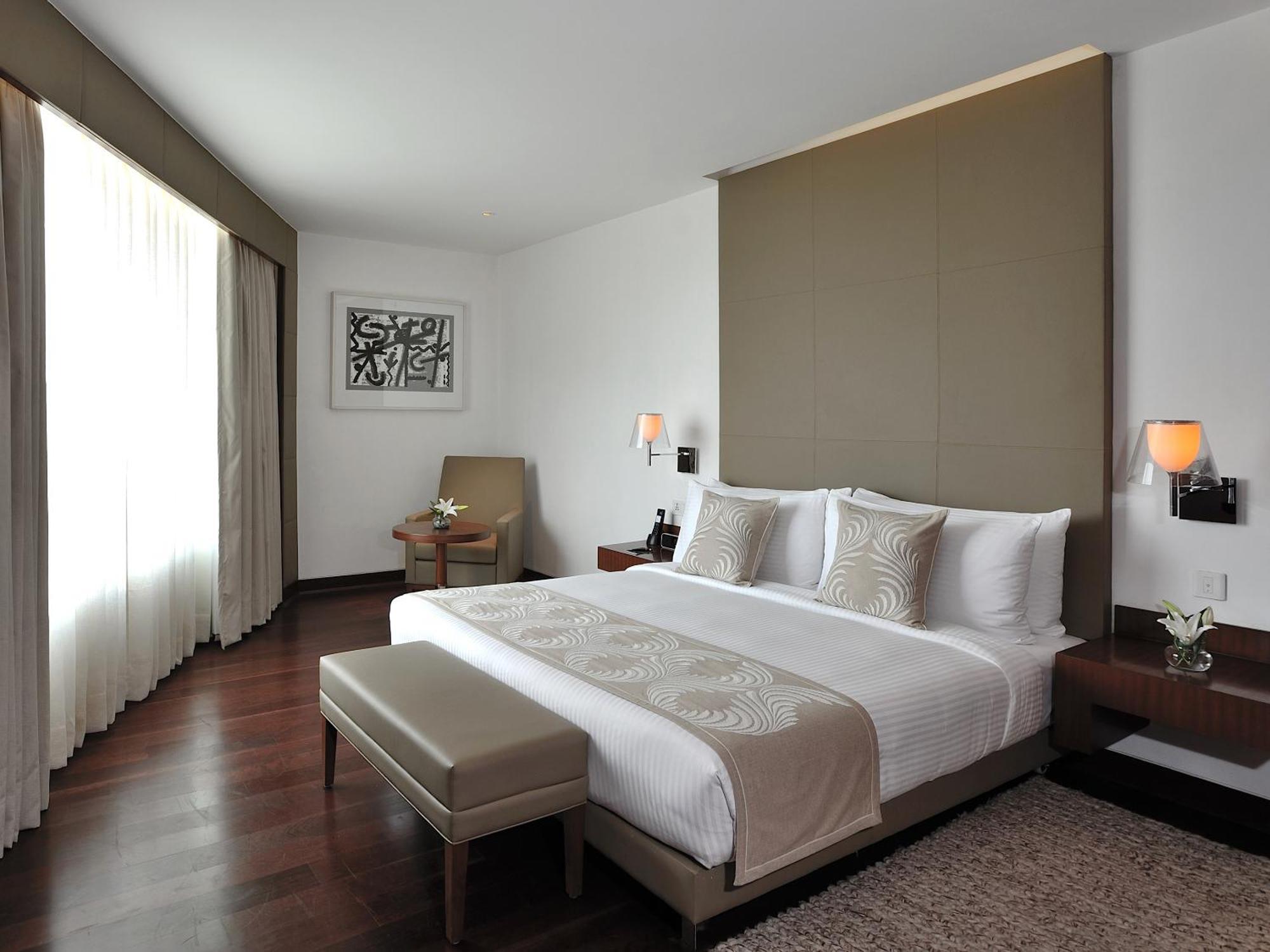 The Anya Hotel-Golf Course Road Гургаон Экстерьер фото