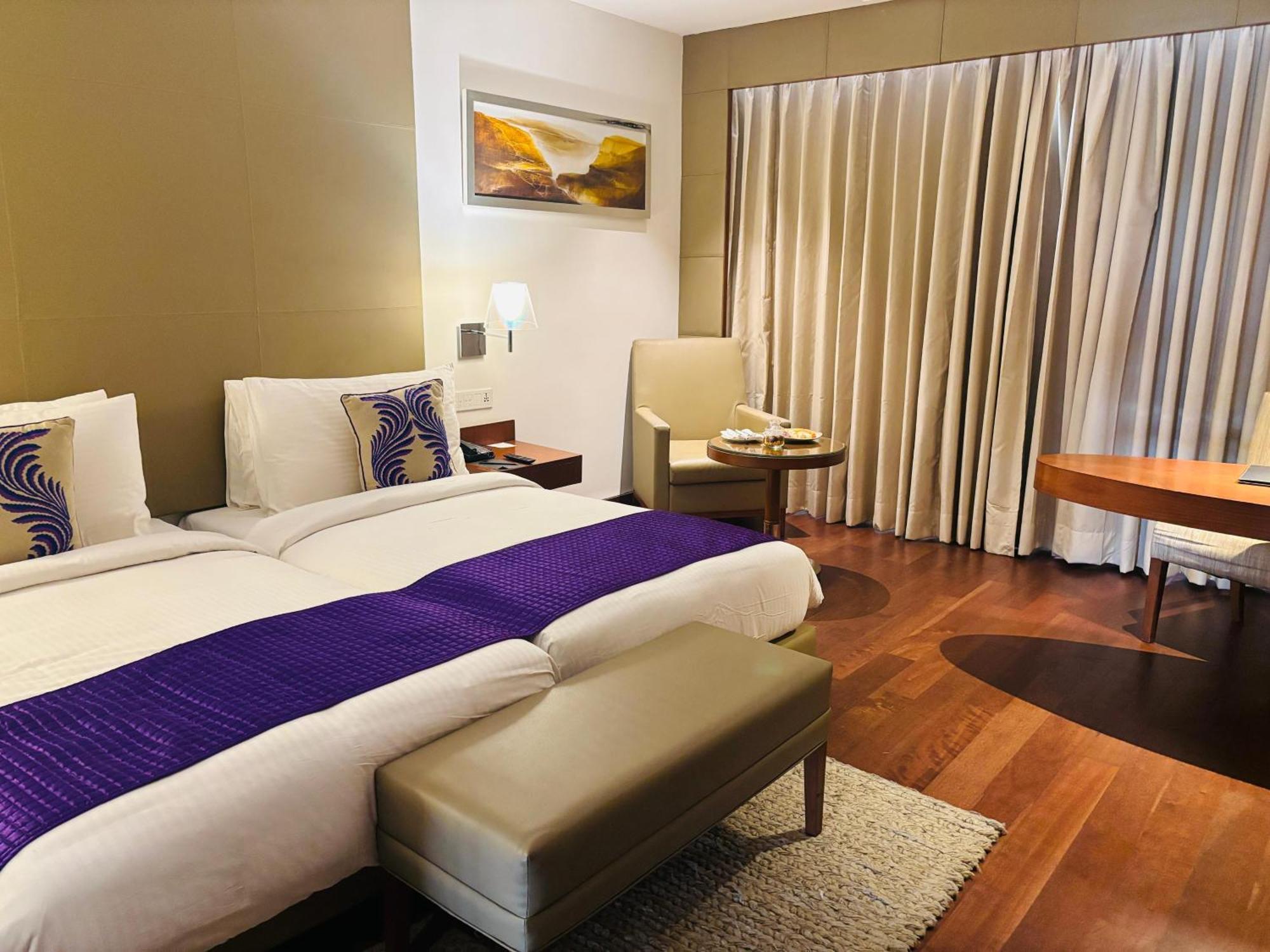 The Anya Hotel-Golf Course Road Гургаон Экстерьер фото