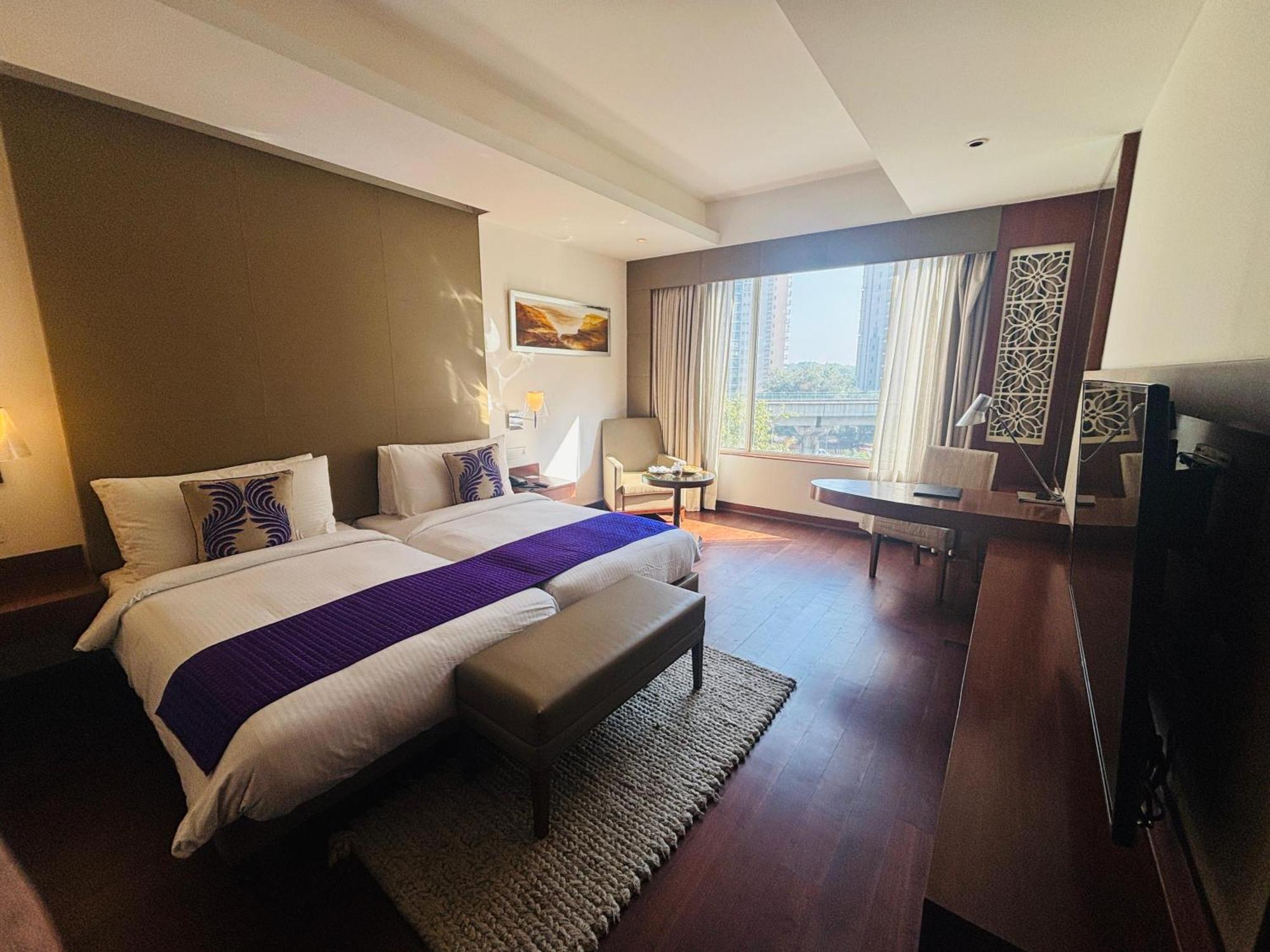 The Anya Hotel-Golf Course Road Гургаон Экстерьер фото