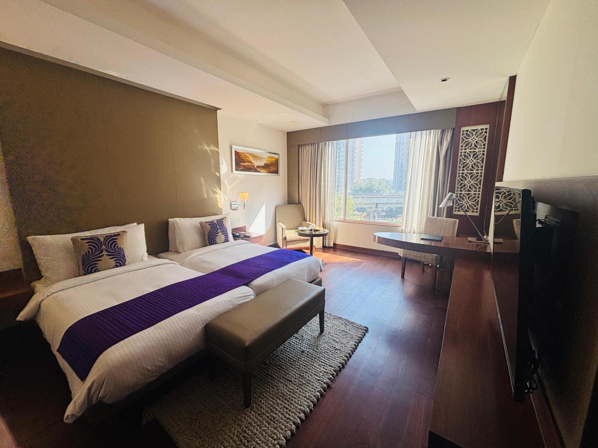 The Anya Hotel-Golf Course Road Гургаон Экстерьер фото