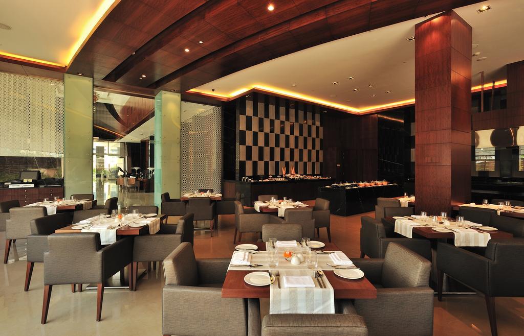 The Anya Hotel-Golf Course Road Гургаон Экстерьер фото