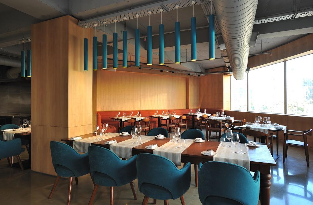 The Anya Hotel-Golf Course Road Гургаон Экстерьер фото