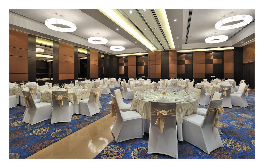 The Anya Hotel-Golf Course Road Гургаон Экстерьер фото